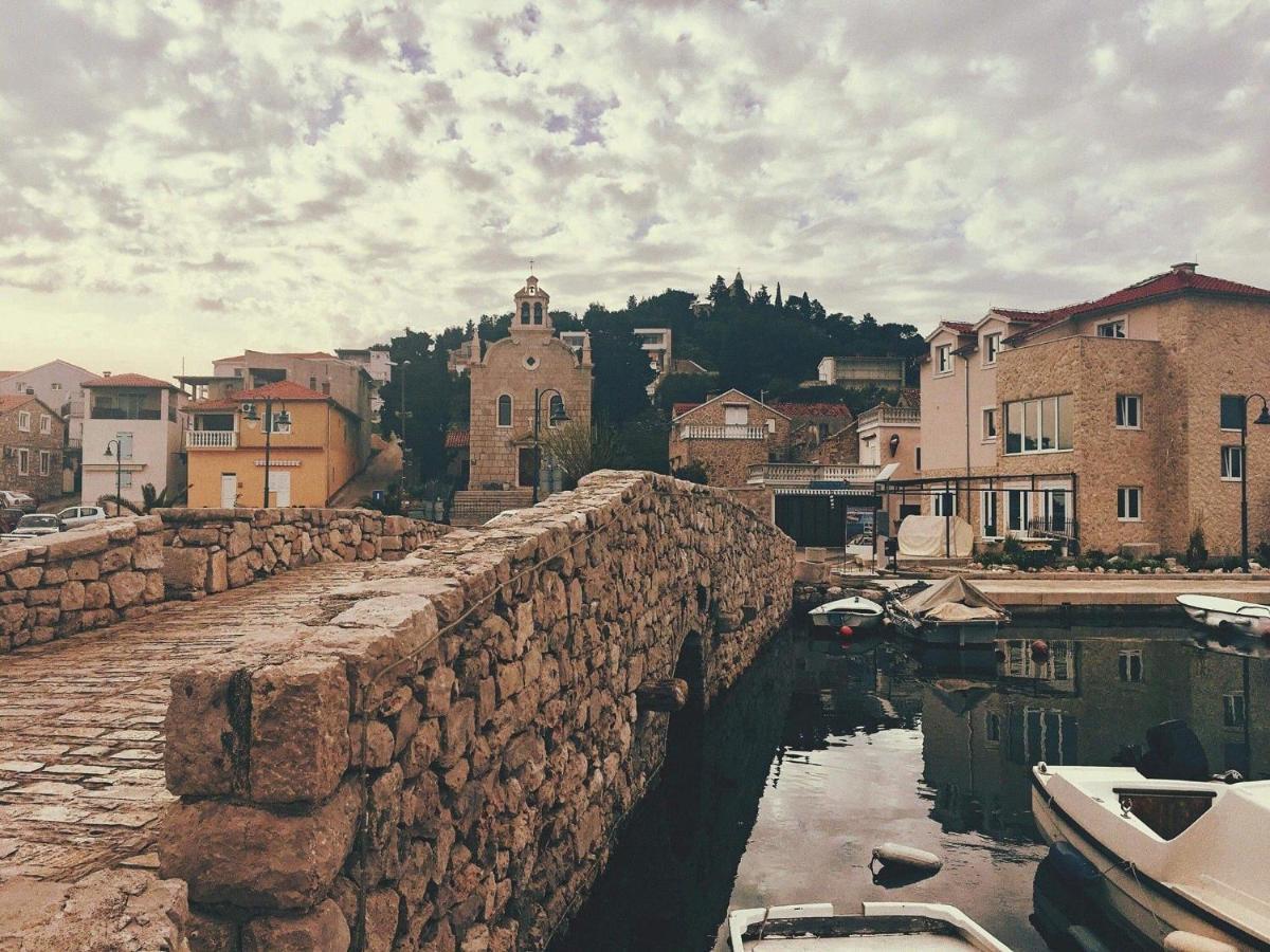 Apartmani Frane Tribalj Buitenkant foto