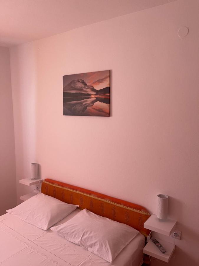 Apartmani Frane Tribalj Buitenkant foto