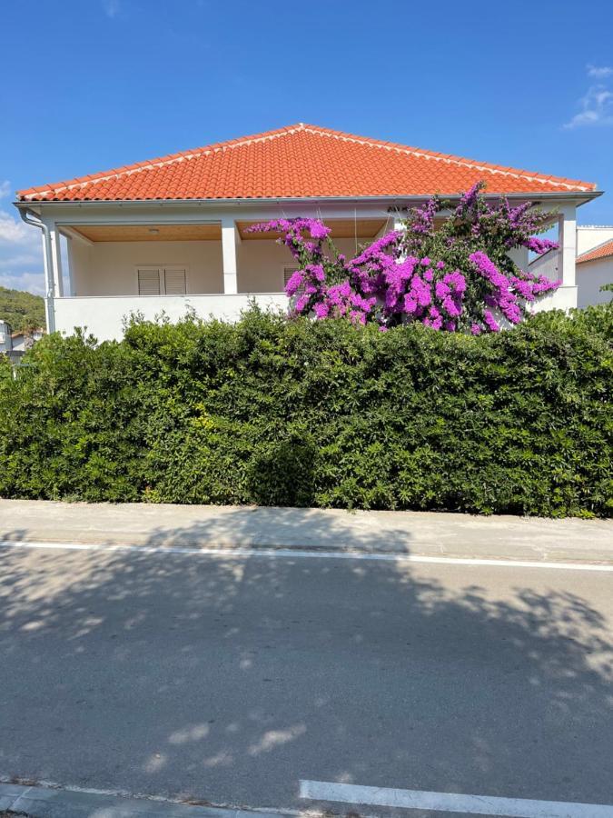 Apartmani Frane Tribalj Buitenkant foto