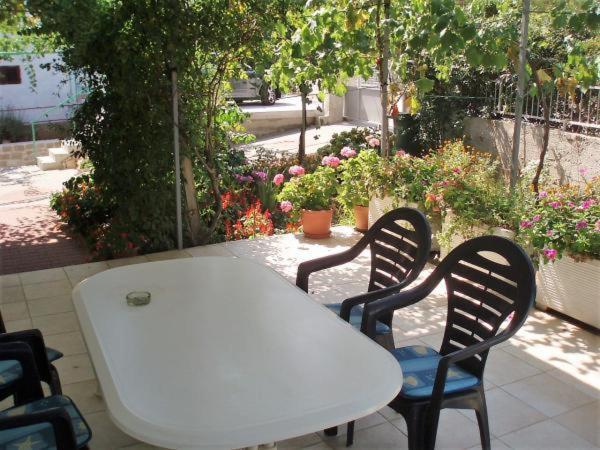 Apartmani Frane Tribalj Buitenkant foto